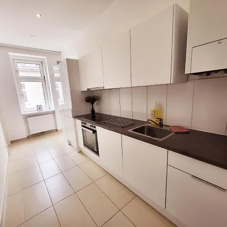 Donaufelder City Apartment Vienna Exterior photo